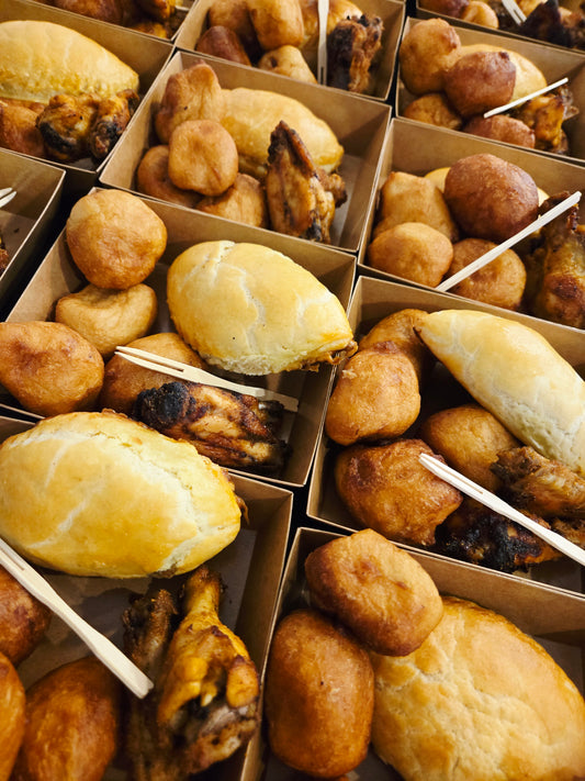 Party pack single serve 1 samosa, 1 spring roll ,1 meatpie, 2 split chicken ,3 puff puff  ,minimum of 6 packs